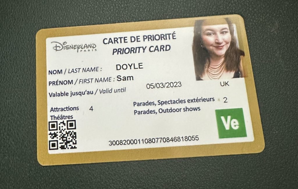 Disneyland Paris Accessibility Priority Pass with Green square showing autonomous guest information